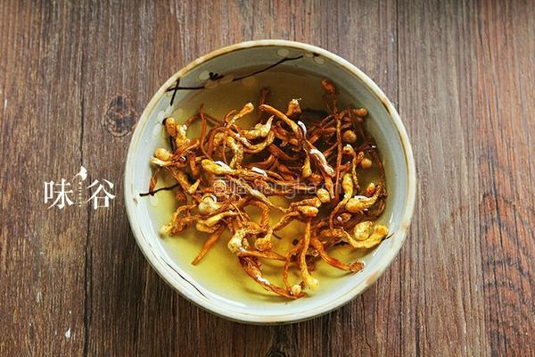 虫草花鸡汤的做法图解4