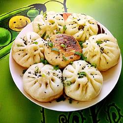 简易版生煎包（杏鲍菇洋葱猪肉馅）的做法[图]
