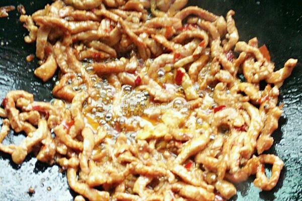 白玉菇炒肉的做法图解3