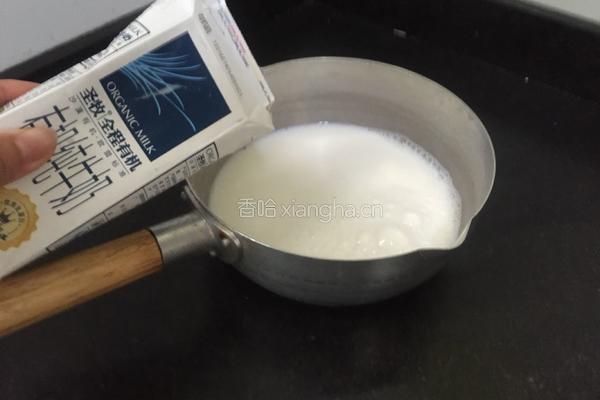 牛奶鸡蛋醪糟的做法图解1