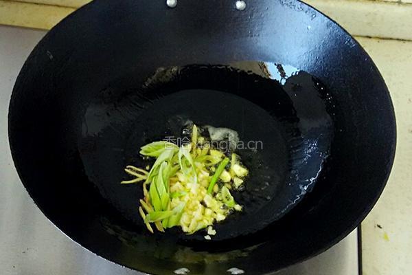 黄瓜炒猪肝的做法图解4