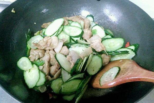 黄瓜炒肉片的做法图解6