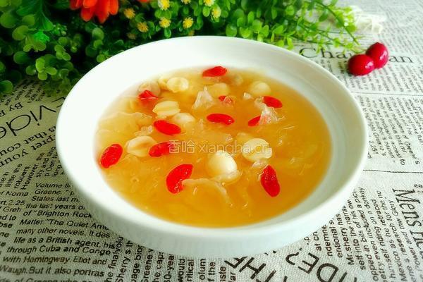 银耳莲子糖水的做法图解6