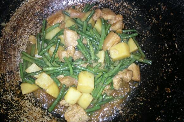 豆角土豆炖肉的做法图解12