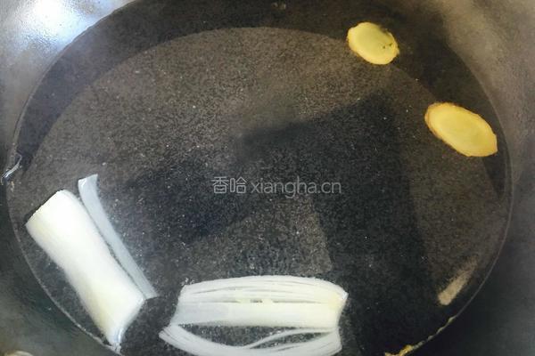 红烧鸡翅～的做法图解2
