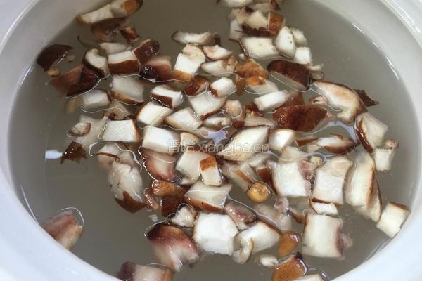 香菇青菜粥的做法图解3