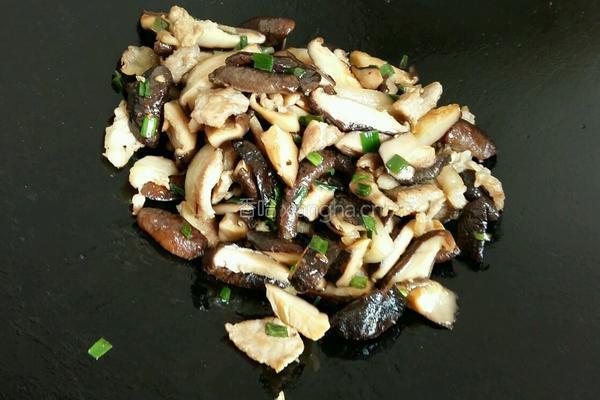 香菇炒肉的做法图解7