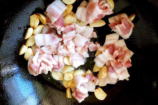 大蒜炒肉片的做法图解4