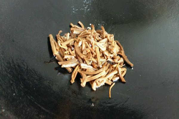 茶树菇烧木耳的做法图解6