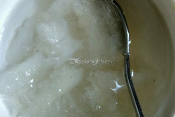 红枣莲子燕窝汤的做法图解1
