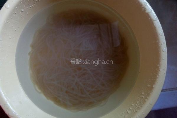 凉拌红薯粉条的做法图解3
