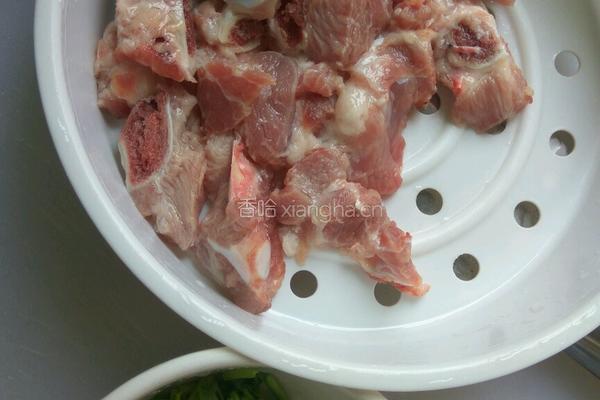 黑豆排骨汤的做法图解2