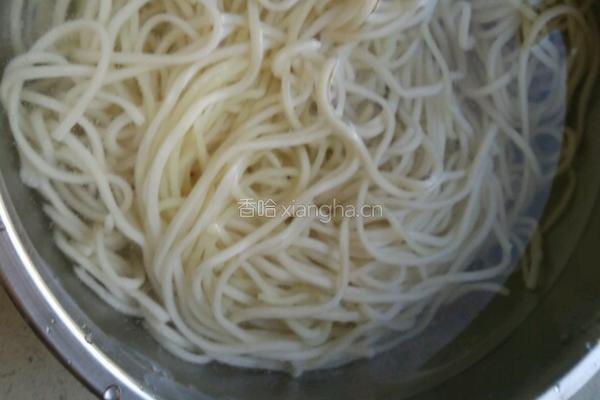 豆角卤子面的做法图解3