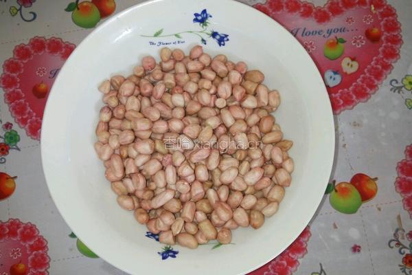 五香煮花生米的做法图解1