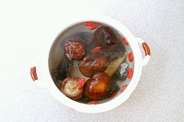 香菇乌鸡汤的做法图解4