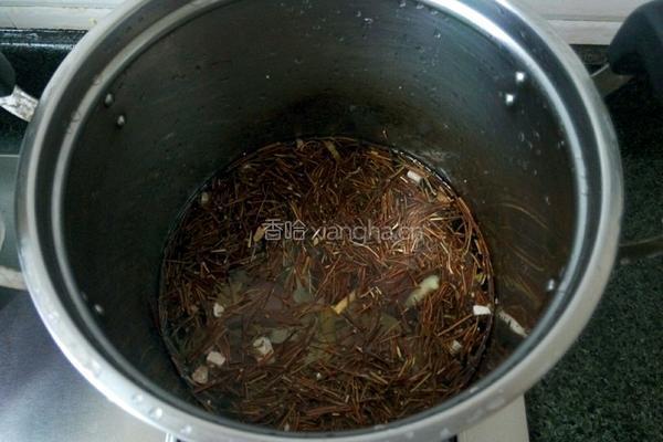 鸡骨草茯苓养肝汤的做法图解3
