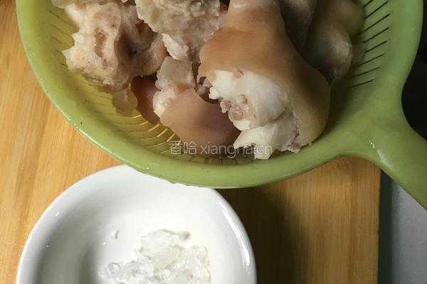黄豆炖猪脚的做法图解3