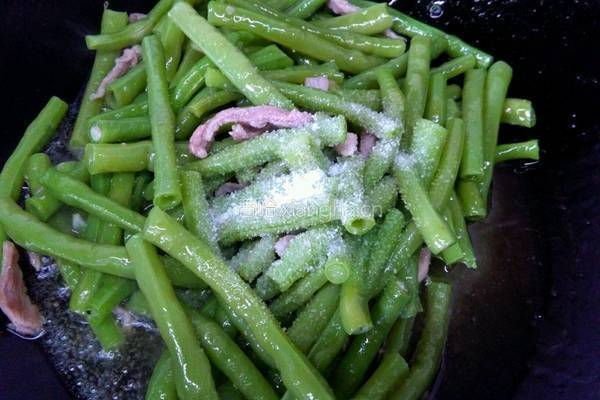 长豆角炒肉丝的做法图解8