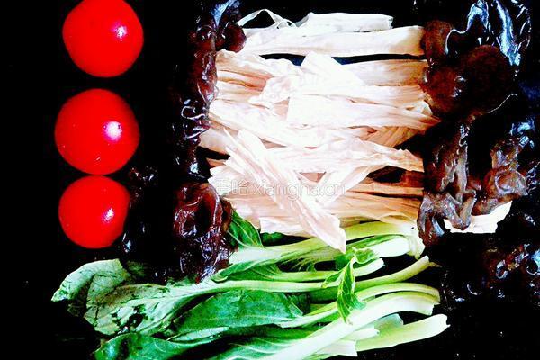 黑木耳炒腐竹的做法图解1