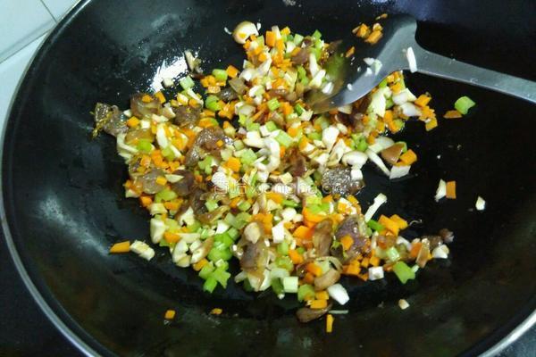 电饭煲煲仔饭的做法图解5