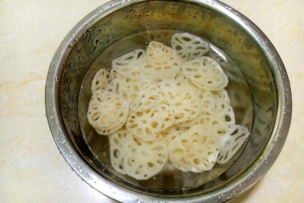 秘制凉拌麻辣藕片的做法图解3