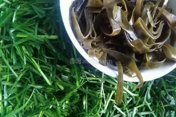 韭菜炒海带的做法图解1