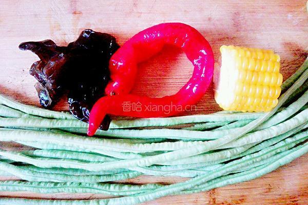 素炒长豆角丁的做法图解1