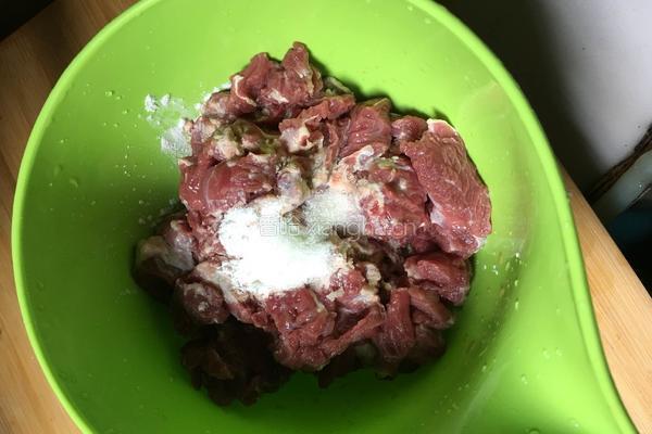 苦瓜牛肉的做法图解2