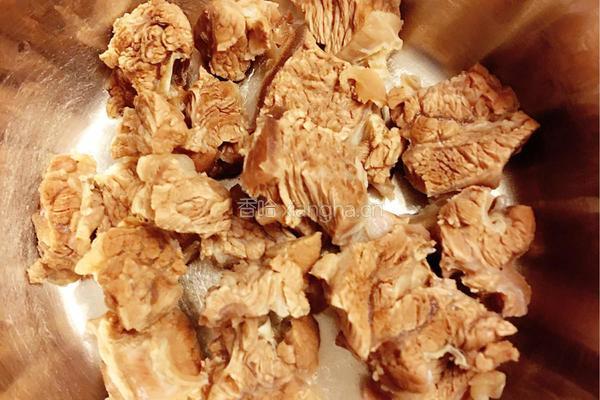 番茄土豆炖牛腩的做法图解2