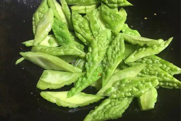 苦瓜炒猪肉的做法图解8