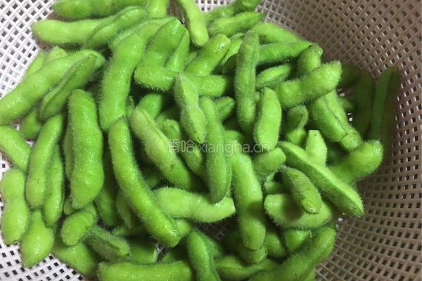 香糟毛豆的做法图解2