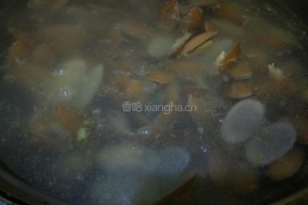 凉拌蚬子肉的做法图解2