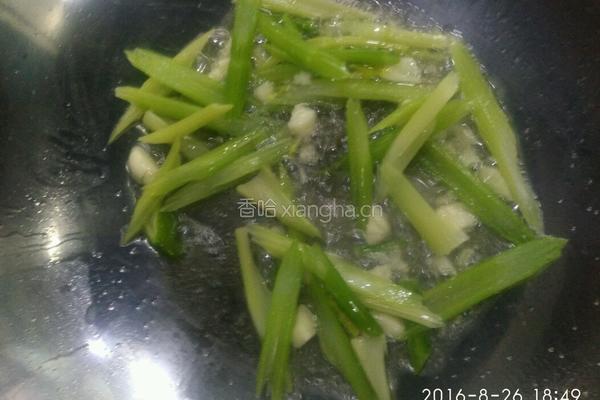 西芹炒豆干的做法图解3