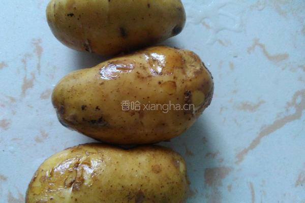 土豆炒肉丝的做法图解1