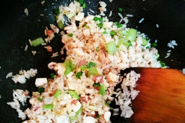 尤鱼柠檬汁炒饭的做法图解6