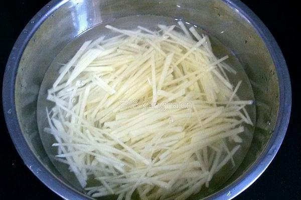 醋溜土豆丝的做法图解2