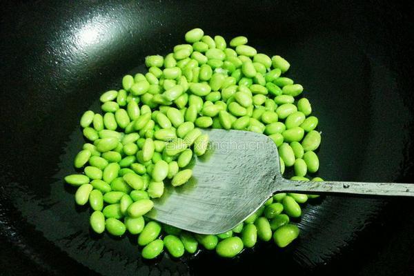 丝瓜炒毛豆的做法图解3