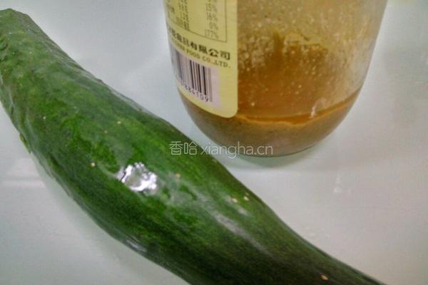 麻酱黄瓜条的做法图解1