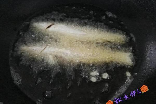 干炸沙丁鱼的做法图解4