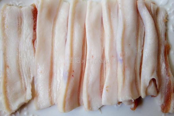 甘蓝炒肉的做法图解3