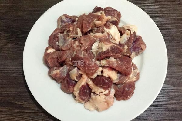 牛肉炖土豆的做法图解2