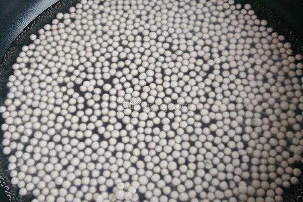 水果椰汁西米露的做法图解2
