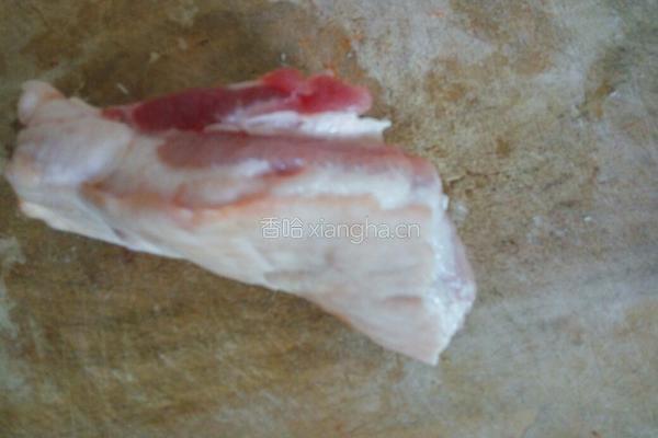 南瓜小米蒸肉的做法图解1