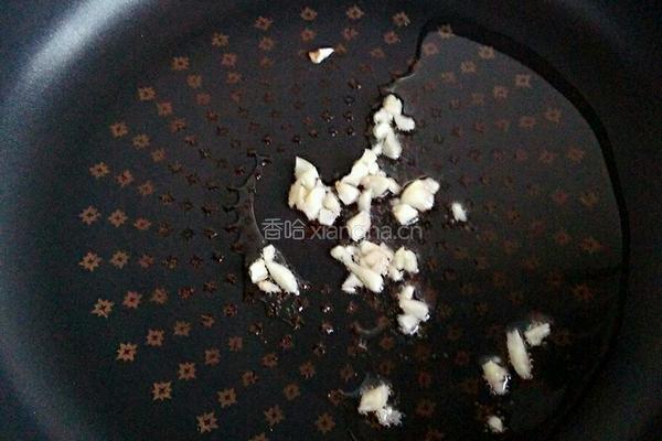 黑木耳炒山药的做法图解3