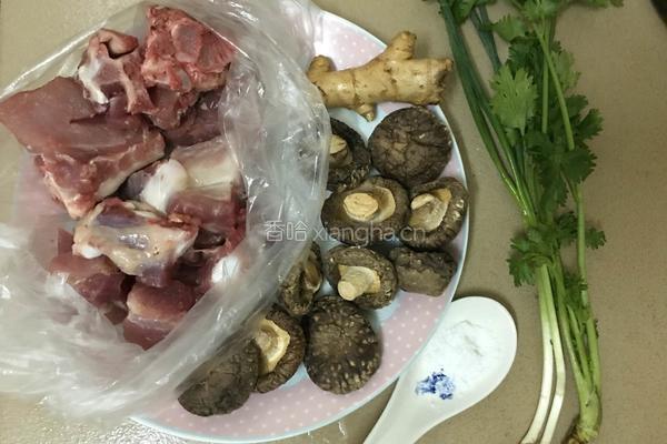 排骨香菇汤的做法图解1