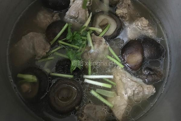 排骨香菇汤的做法图解9