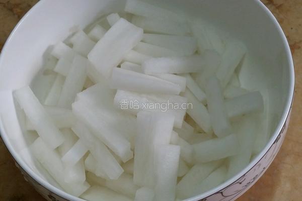 酸辣萝卜条的做法图解3