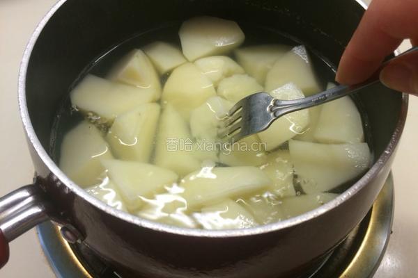 奶香土豆泥的做法图解2