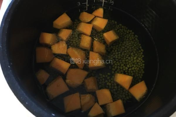 绿豆南瓜粥的做法图解4