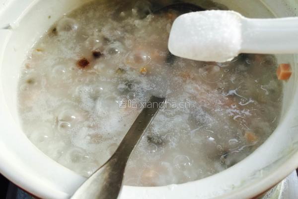 皮蛋火腿粥的做法图解9